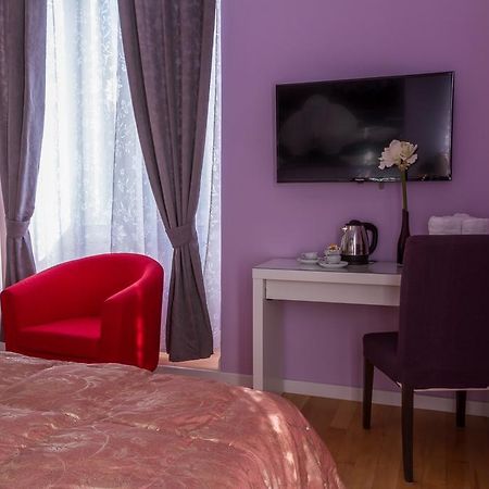 فندق Bevilacqua Bed Roma Santa Croce المظهر الخارجي الصورة