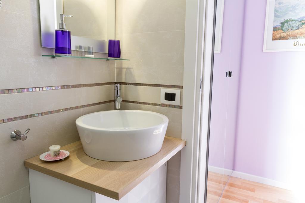 فندق Bevilacqua Bed Roma Santa Croce الغرفة الصورة