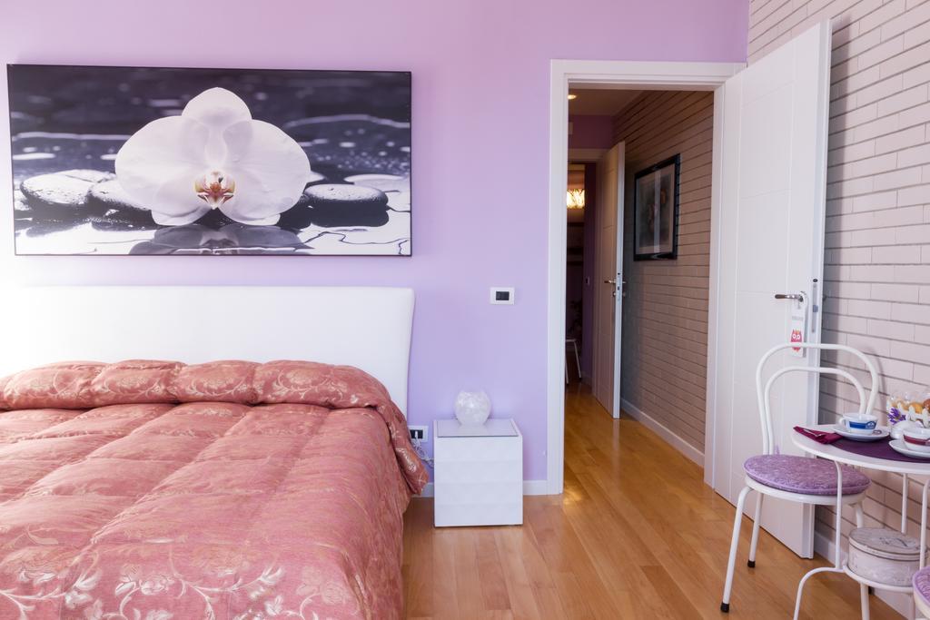 فندق Bevilacqua Bed Roma Santa Croce الغرفة الصورة