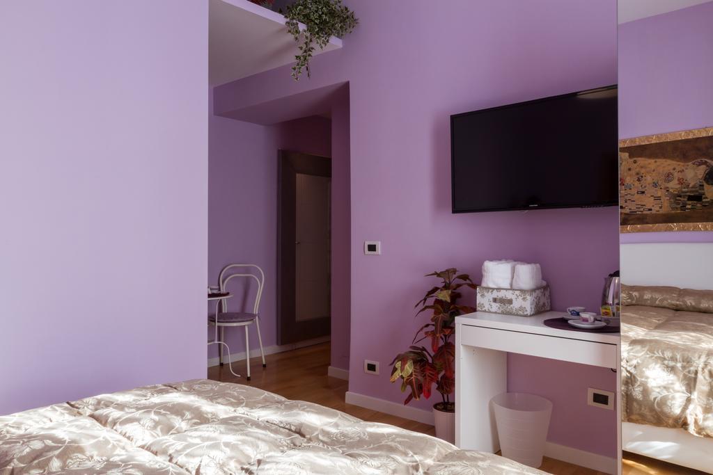 فندق Bevilacqua Bed Roma Santa Croce الغرفة الصورة