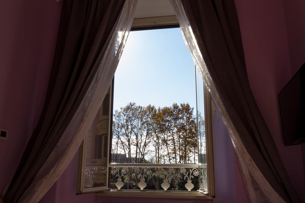 فندق Bevilacqua Bed Roma Santa Croce الغرفة الصورة