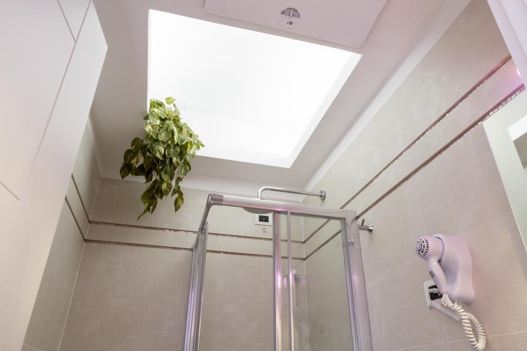 فندق Bevilacqua Bed Roma Santa Croce الغرفة الصورة