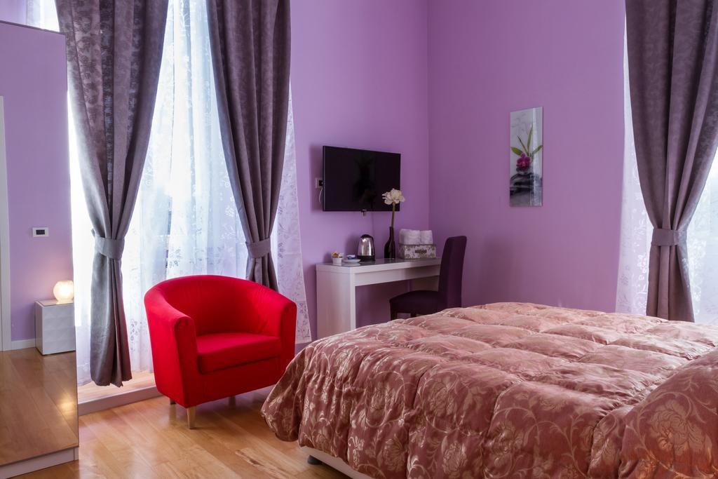 فندق Bevilacqua Bed Roma Santa Croce الغرفة الصورة