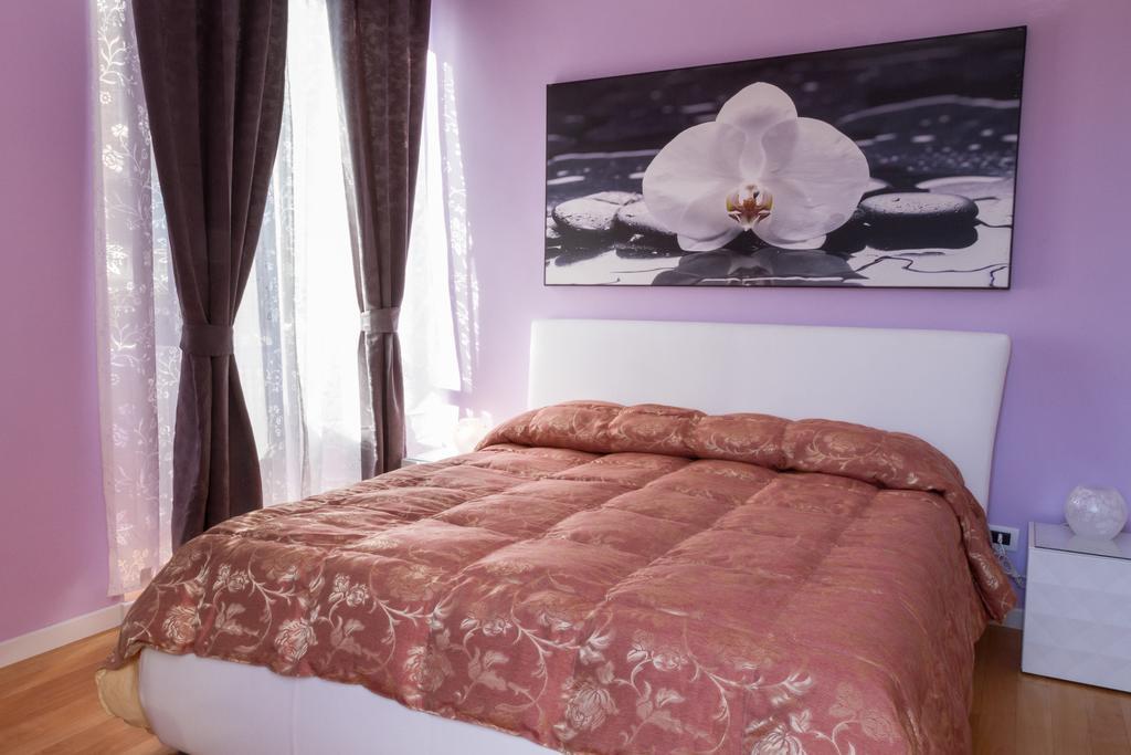 فندق Bevilacqua Bed Roma Santa Croce الغرفة الصورة