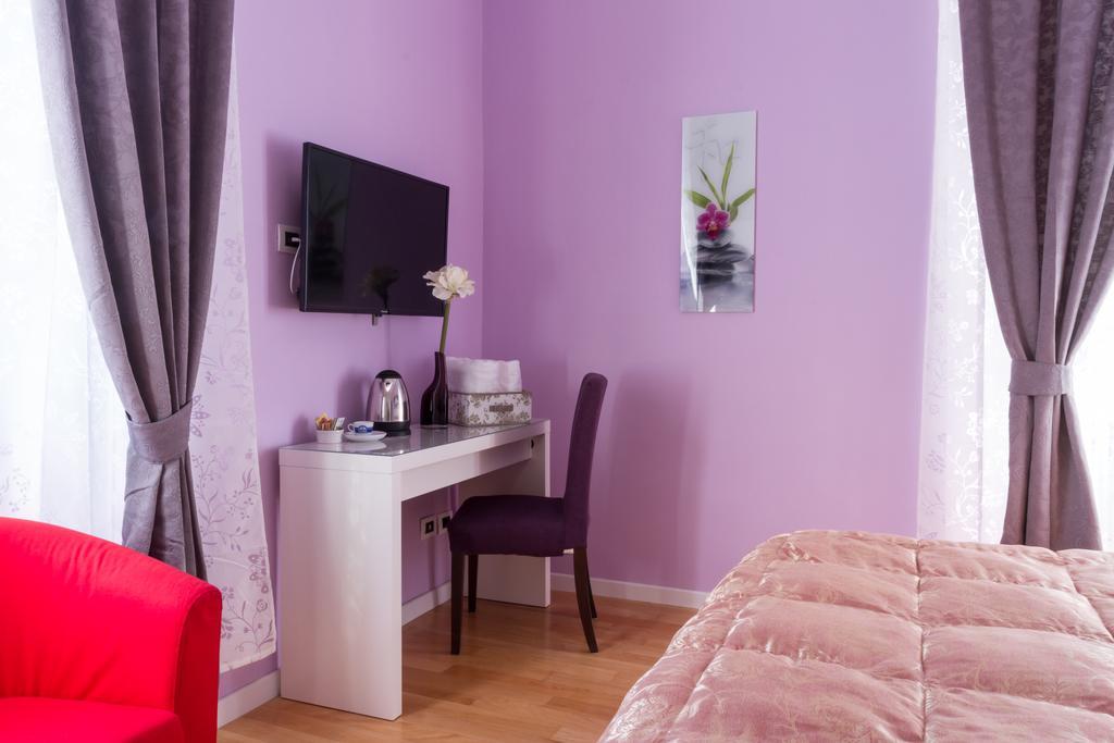 فندق Bevilacqua Bed Roma Santa Croce الغرفة الصورة
